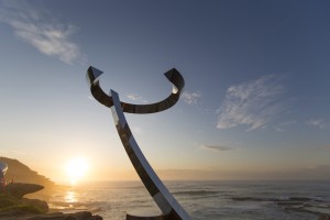 Koichi Ishino, wind blowing, Sculpture by the Sea, Bondi 2015. Photo Gareth Carr